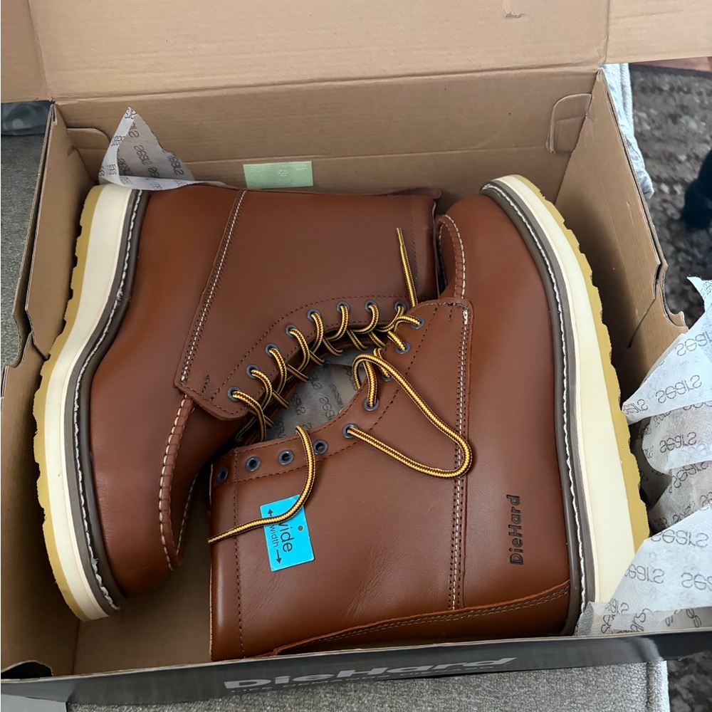 NEW DieHard Men's Brown SURTRAK8" 86994 11 wide